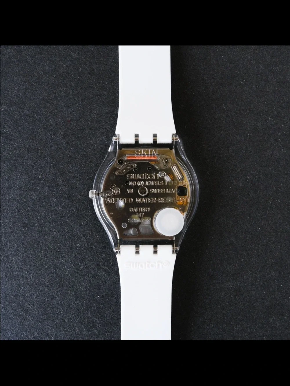 Swatch White Classiness Skin (Ultra Thin) Clear Case White Silicone Strap